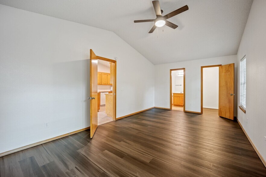 Building Photo - 4307 W Beaver Ln