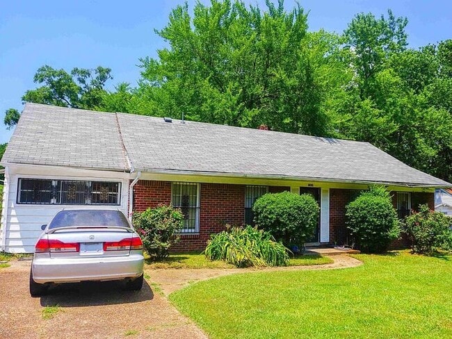Building Photo - 1484 Haywood Ave