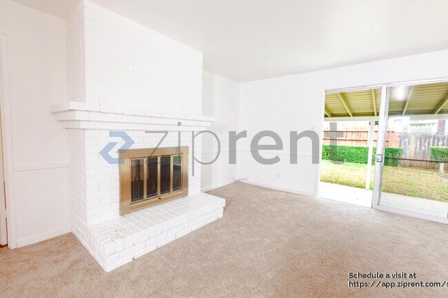 Building Photo - 4636 Goya Pkwy