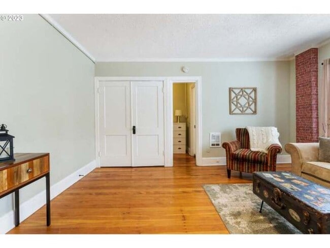 Building Photo - 20 NW 16th Ave