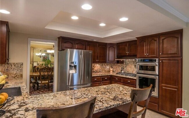 Primary Photo - 11040 Salt Lake Ave