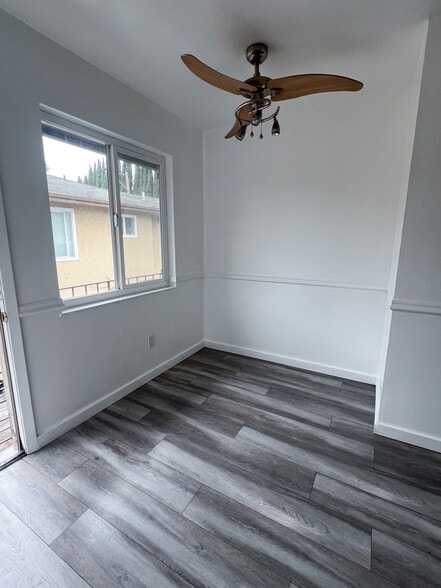 Kitchen nook - 621 Grand Fir Ave