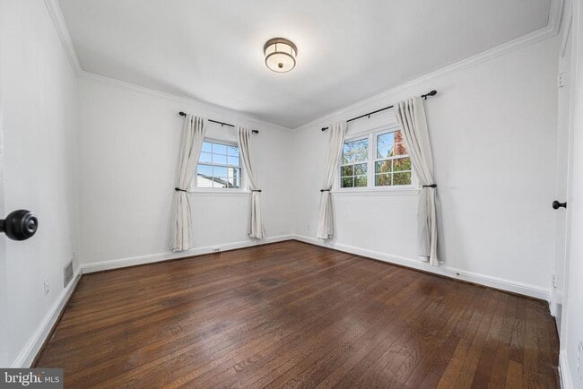 Building Photo - 2718 S June St