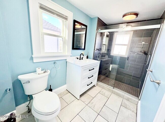 Building Photo - 208 E Bergen Pl