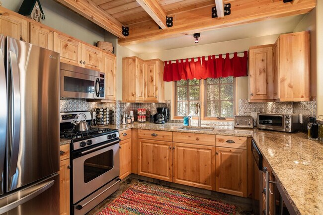 Building Photo - 4 Mountain Home Rd