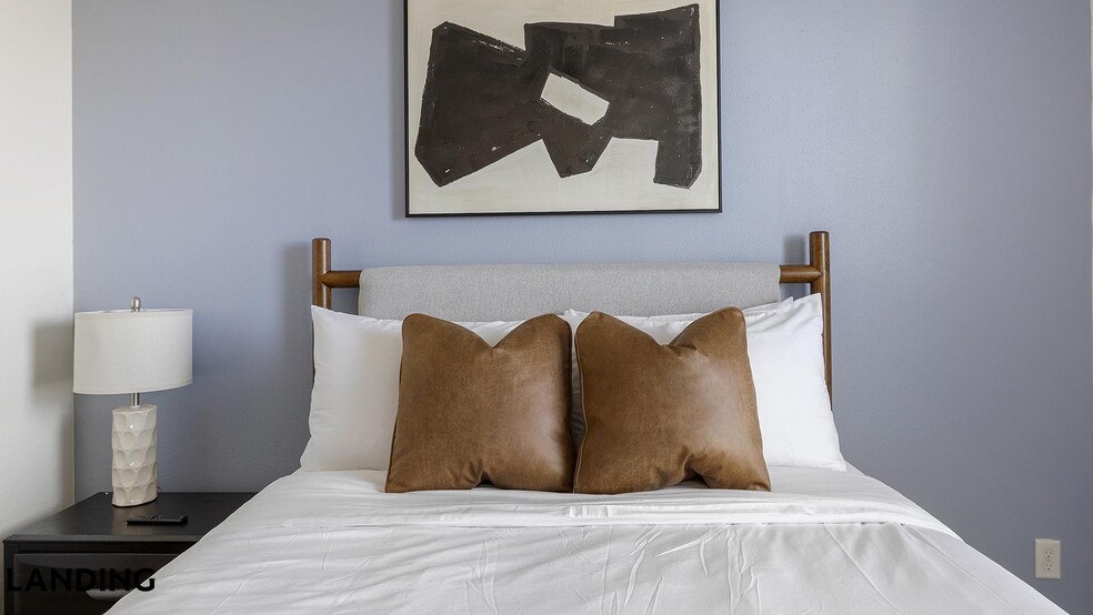 Building Photo - 101 S Center St