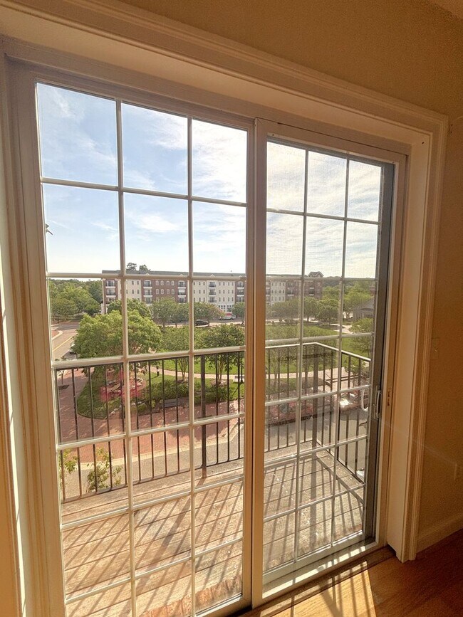 Building Photo - 2 bedroom/2 bathroom- Bennington on the Park