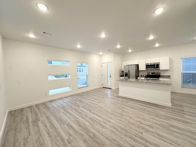 Building Photo - 891 Boardwalk Ave