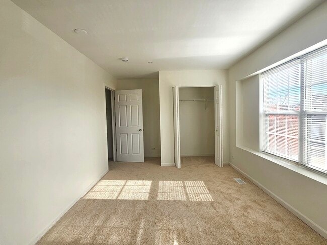 Building Photo - 171 Willoughby Ct