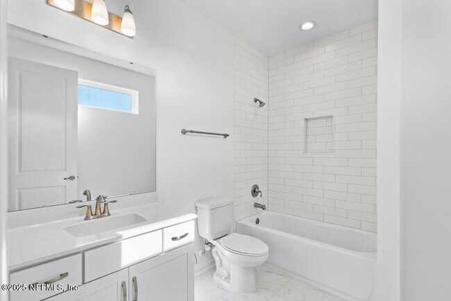 Building Photo - 469 Marquesa Cir