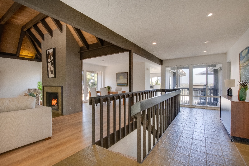 Building Photo - 8143 La Jolla Scenic Dr N