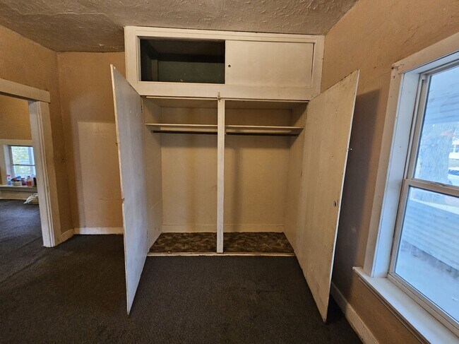 Building Photo - 644 N Howard St