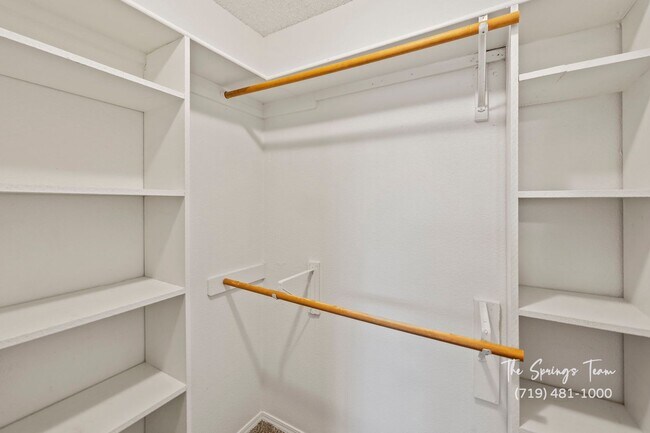 Building Photo - COUNTRYSIDE 3BD/2BA in FOUNTAIN - Security Deposit Waiver Available