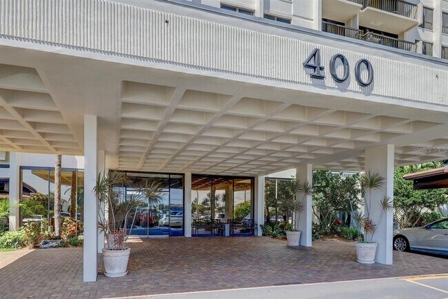 Building Photo - 400 Island Way