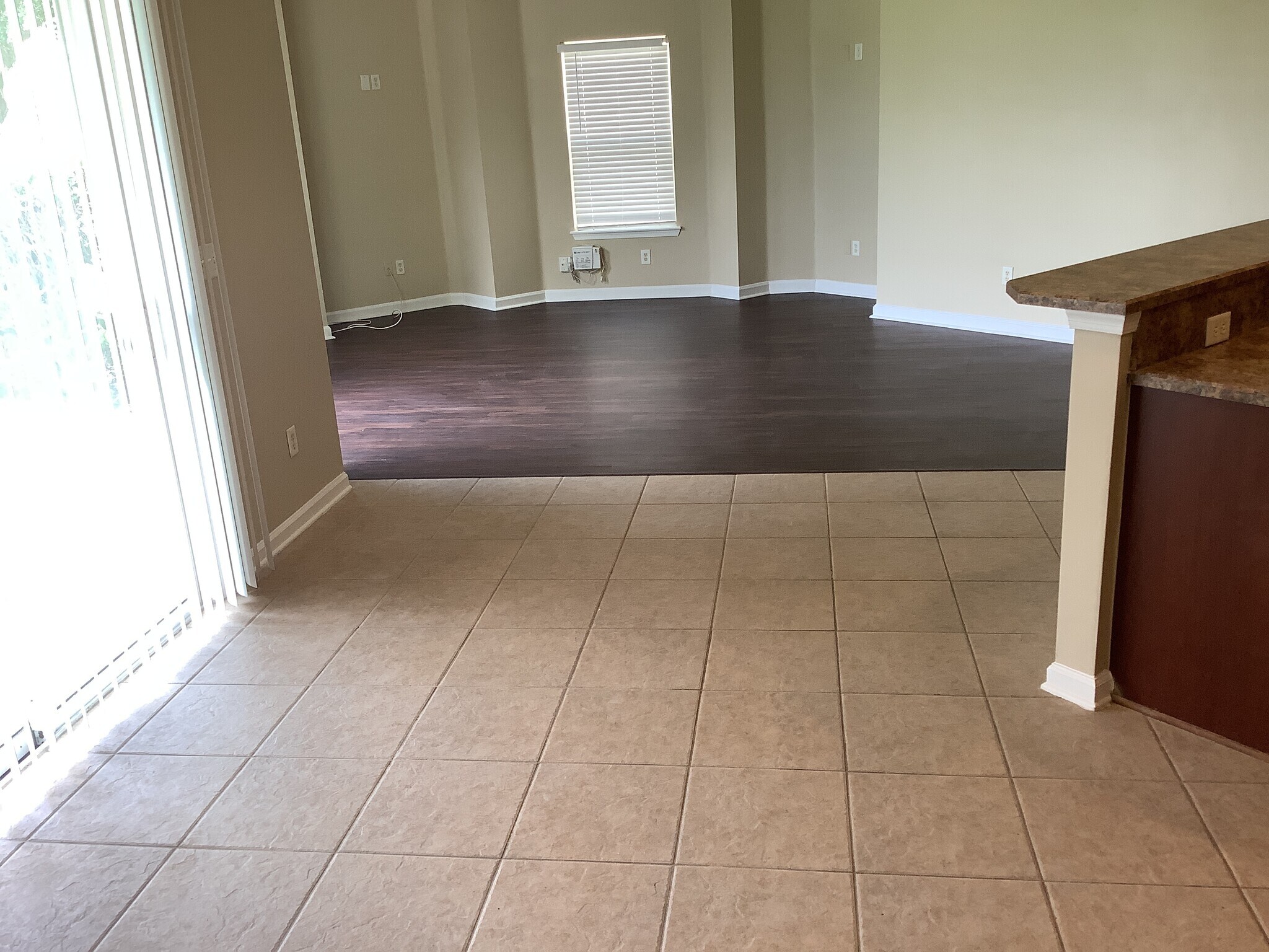 Building Photo - 937 E Terranova Way