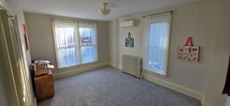 Building Photo - 621 6th St SE