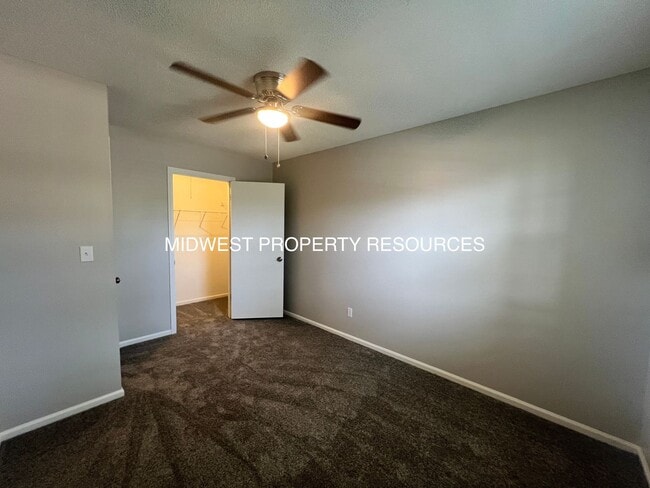 Building Photo - Stunning 2 Story townhome w/ outdoor Maintenance provided