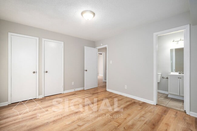 Building Photo - 3037 Apple Valley Ln