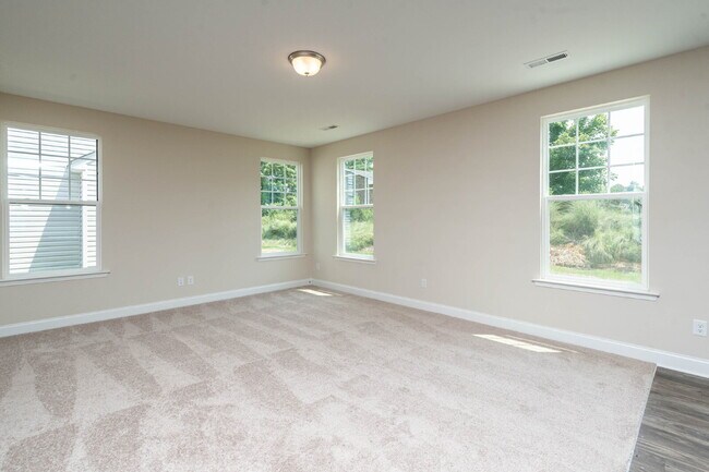 Building Photo - Available on July 10! Modern Home with Spacious Layout Near Downtown Kernersville