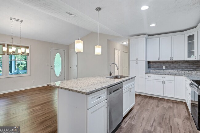 Building Photo - 5772 Lilburn Stone Mountain Rd