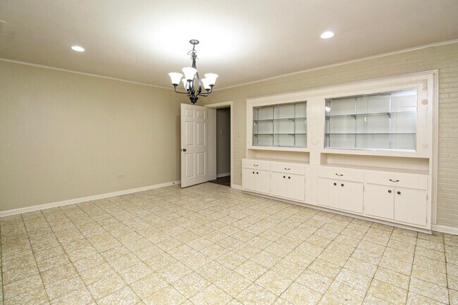 Building Photo - 2504 Clark Blvd