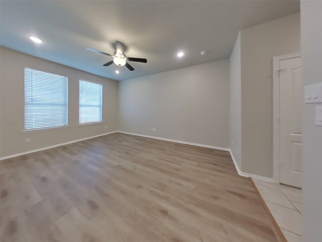 Building Photo - 40807 Mostyn Hill Dr