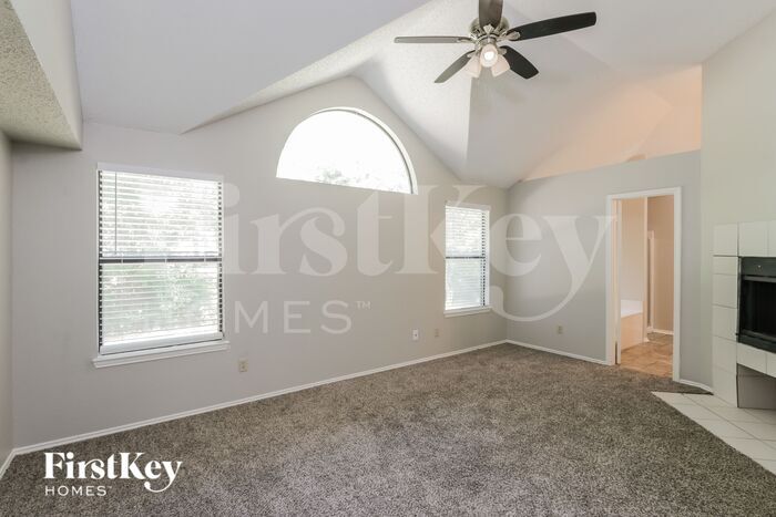 Building Photo - 701 Long Hill Ct