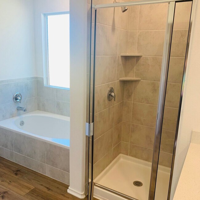 Building Photo - 4 Bed 2 Bath in Jarrell, TX