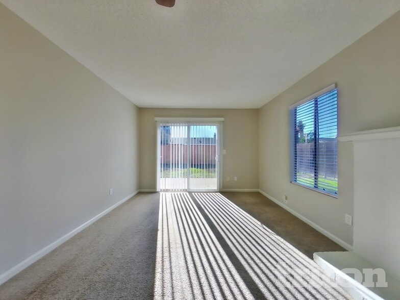 Building Photo - 5294 Acacia Way