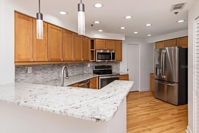 Building Photo - 1002 S Harbour Island Blvd