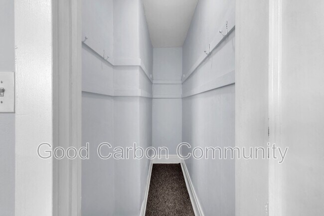 Building Photo - 8 E Depew Ave