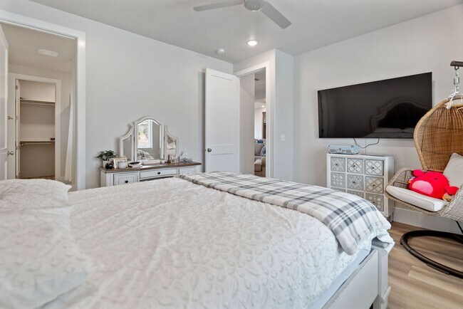 Building Photo - Elegant Residence on an Arce Lot