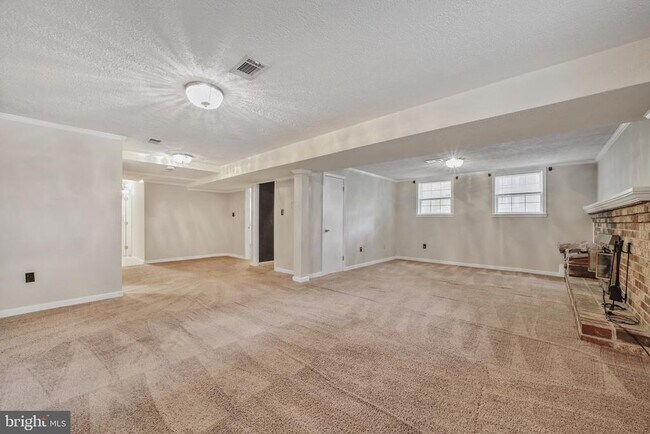 Building Photo - 1602 Lorelei Dr