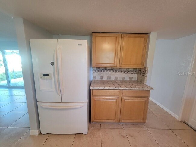 Building Photo - 7741 Treasure Pointe Dr