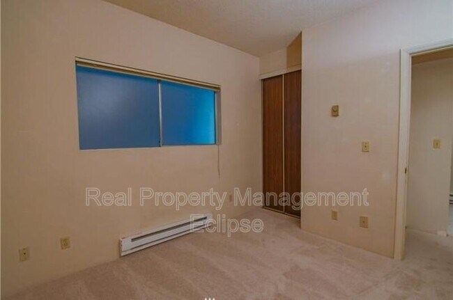Building Photo - 14517 NE 40th St