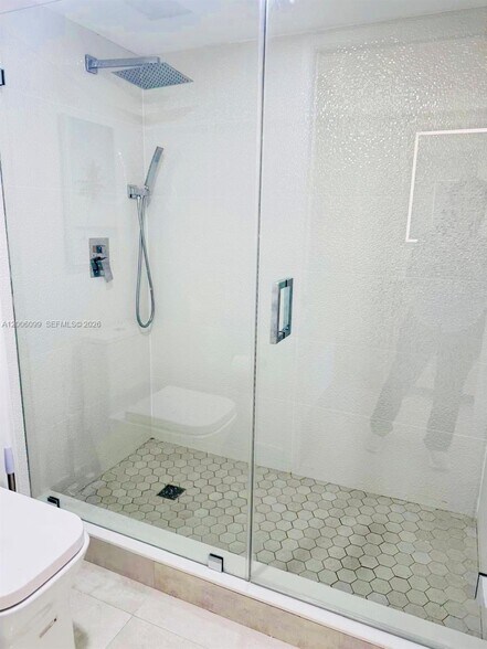 Building Photo - 19101 NE 36th Ct