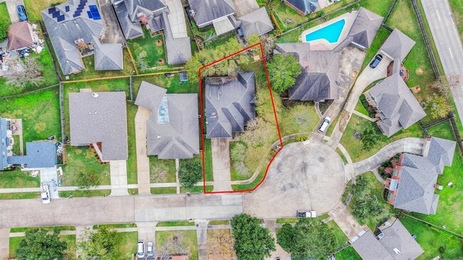 Building Photo - 2519 Palace Dr