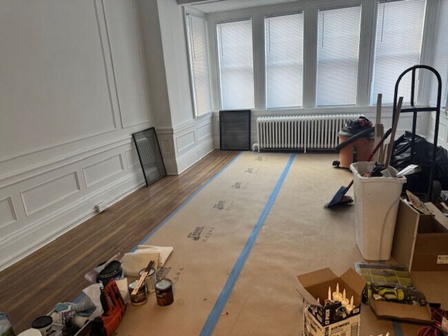 Building Photo - 775 University Ave