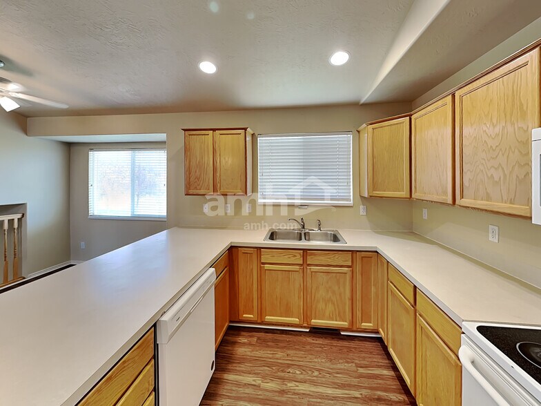 Building Photo - 2259 S 2635 W