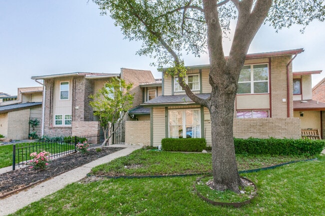 Building Photo - 4120 Towngate Blvd