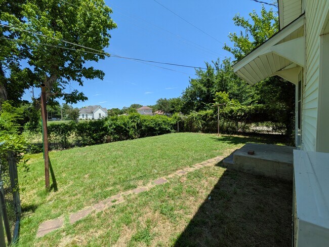 Building Photo - 207 3rd Ave NW