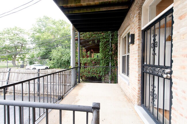 Building Photo - 4852 S Prairie Ave