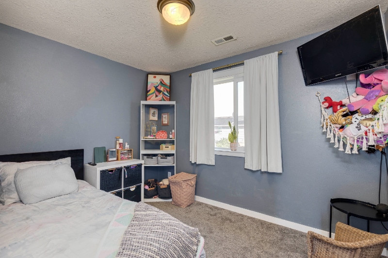 Building Photo - 1026 E 15th St