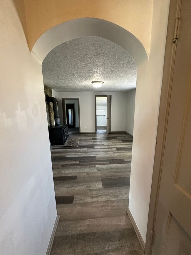 Building Photo - THIS IS A LEASE TAKEOVER, PLEASE CONTACT THE CURRENT TENANT, DANIEL @ 208-883-2854 - Super Cute 3...