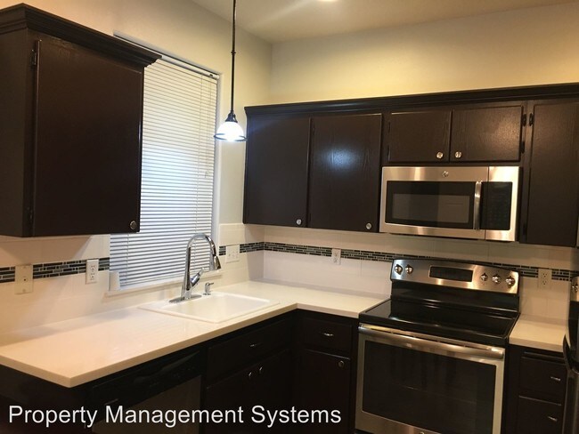 Building Photo - 19195 SE Yamhill St