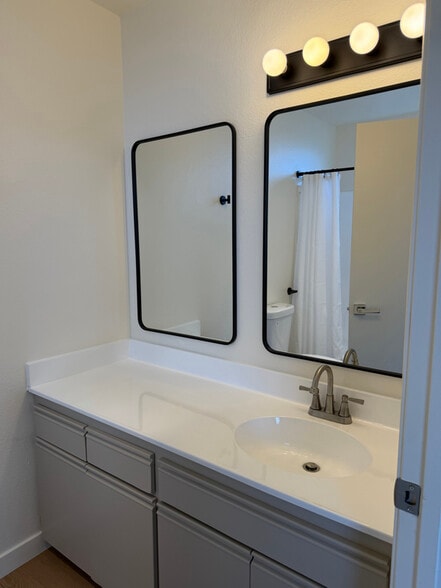 Building Photo - 7349 Balboa Blvd