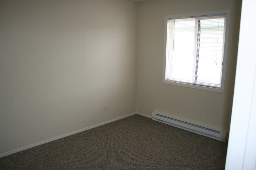 Building Photo - 725 Waverly Pl