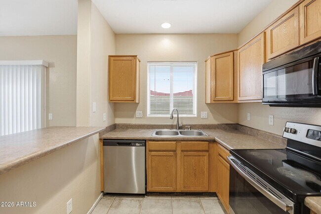 Building Photo - 15818 N 25th St