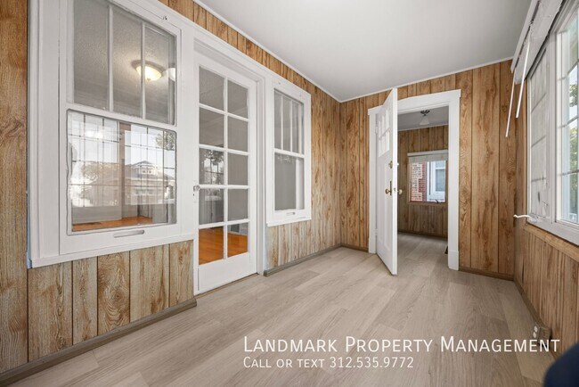 Building Photo - 3030 N Normandy Ave