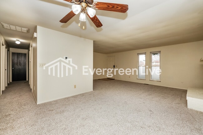 Building Photo - 8811 Foxgate Ct